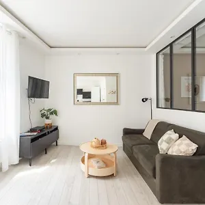 https://au-coeur-du-panier-confort-a-2-pas-du-port.fr-provencehotel.com